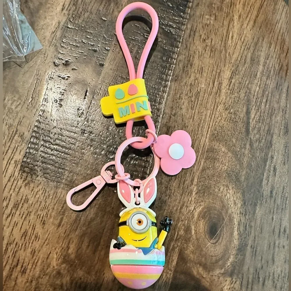 NWT Minion Despicable Me Minion Doll Keychain Bag Pendant Charms